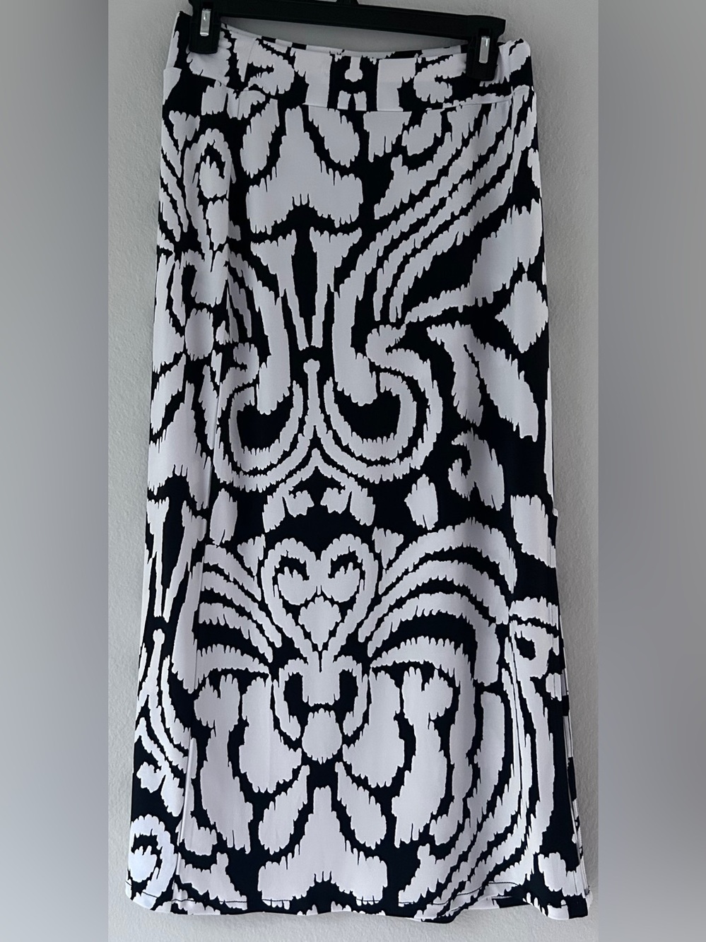 White House Black Market Black and White Graphic Maxi Skirt